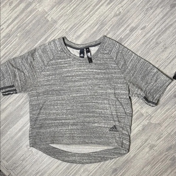 adidas Tops - Adidas Women's Heathered Gray Short Sleeve Tee